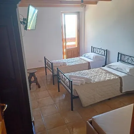 Il Castello فندق مبيت وإفطار كاستل دي سانجرو
